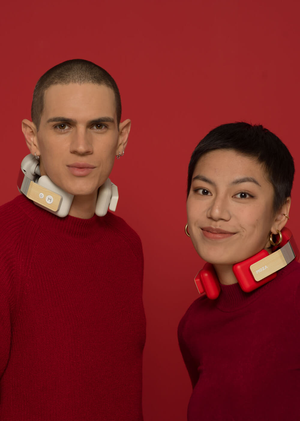 MOZA AI robotic neck massager hands - Geeky Gadgets